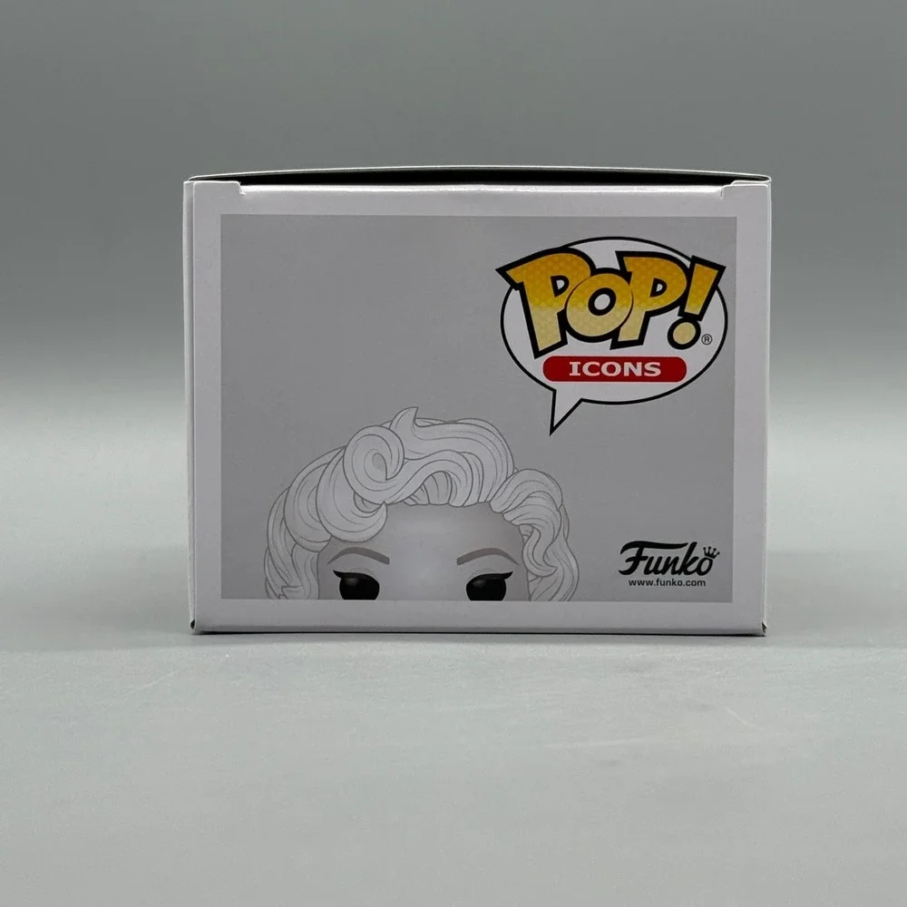 Funko Pop! #24 Marilyn Monroe Black & White EE Exclusive w/ Protector *Vaulted*